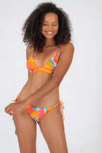 Carica l&#39;immagine nel visualizzatore di Gallery, Model Front: Rio De Sol Slip Bottom Orange-Bloom Ibiza
