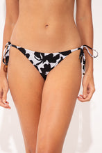 Carica l&#39;immagine nel visualizzatore di Gallery, Gallery: Rio De Sol Slip Bottom Poppy Lacinho
