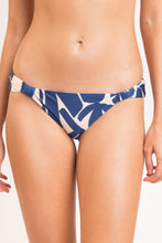 Carica l&#39;immagine nel visualizzatore di Gallery, Gallery: Rio De Sol Slip Bottom Pottery Mel-Comfy
