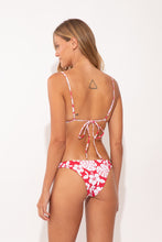 Carica l&#39;immagine nel visualizzatore di Gallery, Model Back: Rio De Sol Slip Bottom Pua-Hibiscus Leblon
