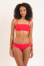 Carica l&#39;immagine nel visualizzatore di Gallery, Model Front: Rio De Sol Slip Bottom Rouge Madrid
