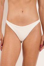 Carica l&#39;immagine nel visualizzatore di Gallery, Gallery: Rio De Sol Slip Bottom Sand-Chantilly Leblon
