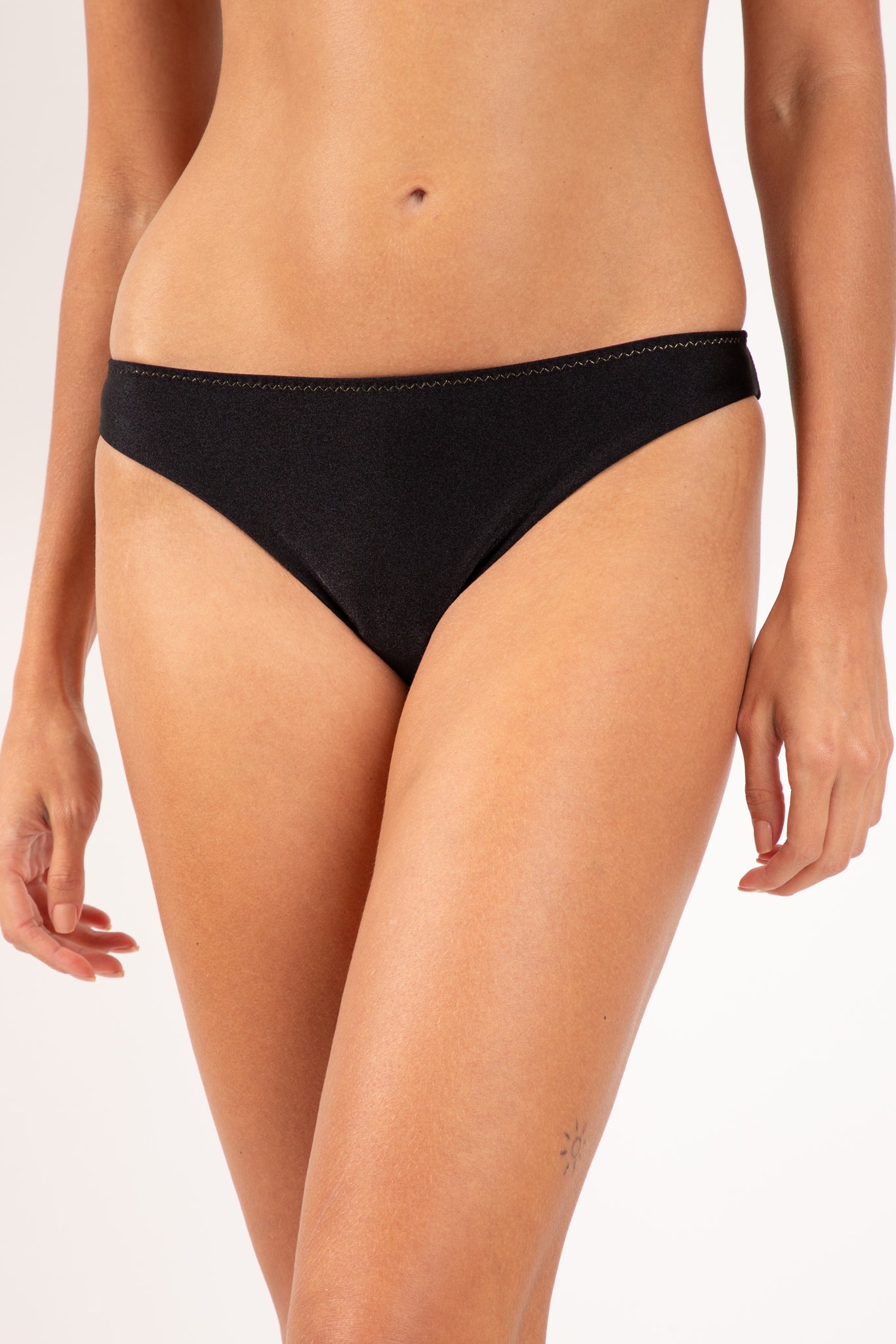 Gallery: Rio De Sol Slip Bottom Shimmer-Black Essential-Comfy