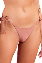 Carica l&#39;immagine nel visualizzatore di Gallery, Gallery: Rio De Sol Slip Bottom Shimmer-Copper Cheeky-Tie
