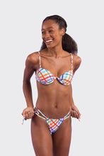 Carica l&#39;immagine nel visualizzatore di Gallery, Model Front: Rio De Sol Slip Bottom Square Pipa
