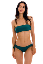 Carica l&#39;immagine nel visualizzatore di Gallery, Model Front: Rio De Sol Slip Bottom Uv-Galapagos Madrid
