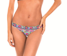Carica l&#39;immagine nel visualizzatore di Gallery, Model Front: Rio De Sol Slip Calcinha Folk Strappy
