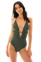 Carica l&#39;immagine nel visualizzatore di Gallery, Model Front: Rio De Sol Intero Croco New Vegas
