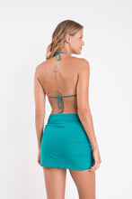 Carica l&#39;immagine nel visualizzatore di Gallery, Model Back: Rio De Sol Gonna Da Spiaggia Grove Skirt-Knot
