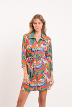 Carica l&#39;immagine nel visualizzatore di Gallery, Model Front: Rio De Sol Vestito Da Spiaggia Jungle Chemise
