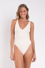 Carica l&#39;immagine nel visualizzatore di Gallery, Model Front: Rio De Sol Intero Malibu-Natural Sunny
