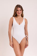 Carica l&#39;immagine nel visualizzatore di Gallery, Model Front: Rio De Sol Intero Memphis-White Zoe
