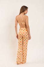 Carica l&#39;immagine nel visualizzatore di Gallery, Model Back: Rio De Sol Pantaloni Da Spiaggia Mosaico Pants Lana
