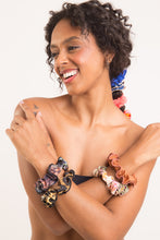 Carica l&#39;immagine nel visualizzatore di Gallery, Image 03: Rio De Sol Accessori Per Capelli Nocciola Scrunchie
