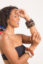 Carica l&#39;immagine nel visualizzatore di Gallery, Image 05: Rio De Sol Accessori Per Capelli Nocciola Scrunchie
