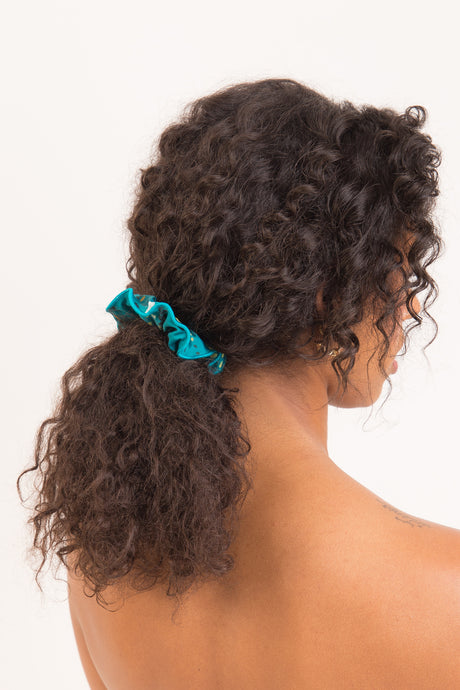 Model Front: Rio De Sol Accessori Per Capelli Rain Scrunchie