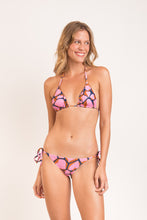Carica l&#39;immagine nel visualizzatore di Gallery, Model Front: Rio De Sol Completo Set Amore-Pink Tri-Inv Lacinho
