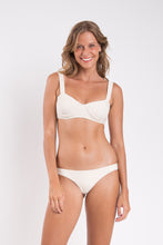Carica l&#39;immagine nel visualizzatore di Gallery, Model Front: Rio De Sol Completo Set Malibu-Natural Amelia Essential

