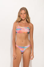 Carica l&#39;immagine nel visualizzatore di Gallery, Model Front: Rio De Sol Completo Set River Bandeau-Reto Essential
