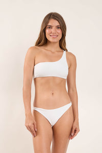 Model Front: Rio De Sol Completo Set Sand-White Kora Leblon