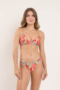 Model Front: Rio De Sol Completo Set Sea-Bloom Paola Baobi