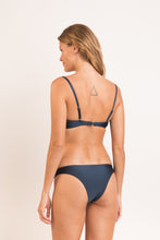 Carica l&#39;immagine nel visualizzatore di Gallery, Model Back: Rio De Sol Completo Set Shark Bandeau-Joy Essential
