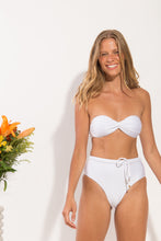Carica l&#39;immagine nel visualizzatore di Gallery, Image 09: Rio De Sol Completo Set Shimmer-White Twist Belted-High-Waist
