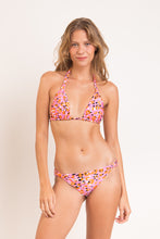 Carica l&#39;immagine nel visualizzatore di Gallery, Model Front: Rio De Sol Completo Set Sweet-Camo Mel
