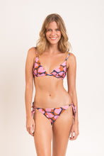 Carica l&#39;immagine nel visualizzatore di Gallery, Model Front: Rio De Sol Reggiseno Top Amore-Pink Tri-Fixo
