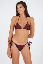 Carica l&#39;immagine nel visualizzatore di Gallery, Model Front: Rio De Sol Reggiseno Top Barolo Frufru
