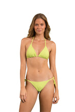 Carica l&#39;immagine nel visualizzatore di Gallery, Model Front: Rio De Sol Reggiseno Top Bora-Citrus Tri-Inv
