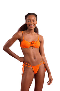 Model Front: Rio De Sol Reggiseno Top Dots-Orange Balconet-Tie