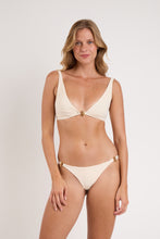Carica l&#39;immagine nel visualizzatore di Gallery, Model Front: Rio De Sol Reggiseno Top Malibu-Natural Agnes
