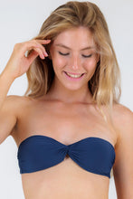 Carica l&#39;immagine nel visualizzatore di Gallery, Gallery: Rio De Sol Reggiseno Top Navy Twist
