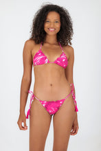 Carica l&#39;immagine nel visualizzatore di Gallery, Model Front: Rio De Sol Reggiseno Top Pink-Palms Frufru
