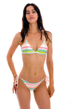 Carica l&#39;immagine nel visualizzatore di Gallery, Model Front: Rio De Sol Reggiseno Top Revelry Tri-Fixo

