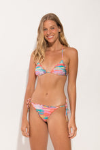 Carica l&#39;immagine nel visualizzatore di Gallery, Model Front: Rio De Sol Reggiseno Top River Frufru
