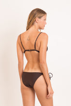 Carica l&#39;immagine nel visualizzatore di Gallery, Model Back: Rio De Sol Reggiseno Top Shimmer-Coffee Tri-Fixo
