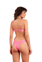Carica l&#39;immagine nel visualizzatore di Gallery, Model Back: Rio De Sol Reggiseno Top Shimmer-Confetti Bandeau-Joy

