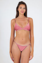 Carica l&#39;immagine nel visualizzatore di Gallery, Model Front: Rio De Sol Reggiseno Top Shimmer-Confetti Tri-Fixo
