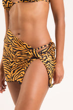 Carica l&#39;immagine nel visualizzatore di Gallery, Gallery: Rio De Sol Gonna Da Spiaggia Wild-Orange Skirt-Knot
