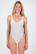 Carica l&#39;immagine nel visualizzatore di Gallery, Shimmer-White Zoe
