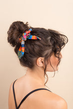 Carica l&#39;immagine nel visualizzatore di Gallery, Jungle Scrunchie

