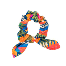 Carica l&#39;immagine nel visualizzatore di Gallery, Jungle Scrunchie

